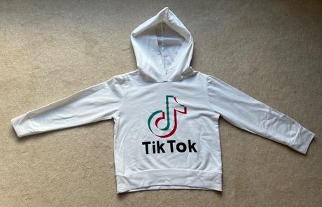 Mikina cez hlavu tik tok, 116