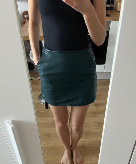 Koženková minisukňa, pull&bear,s