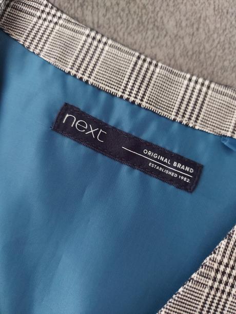 Slávnostná vesta next, next,92