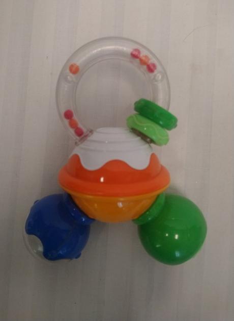 Chicco twist and turn rattle, krútiť a otáčať, 