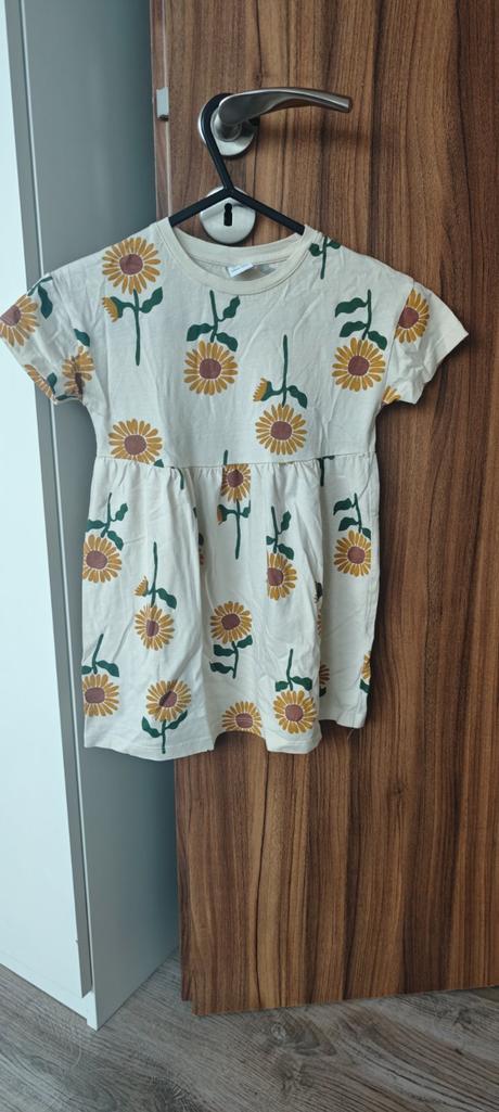 Predám krásny set šatočiek, 98