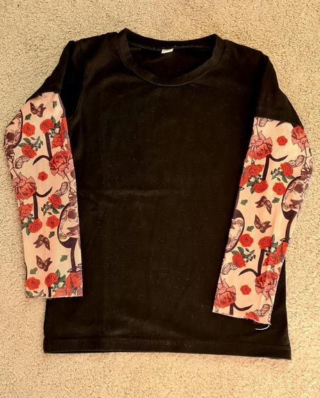 Tricko s "tetovanymi" rukavmi, 116