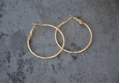 Jemné náušnice-kruhy,