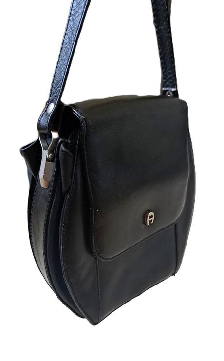 Dámska kožená crossbody kabelka zn. aigner,