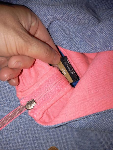 Hrubšia mikina, 146