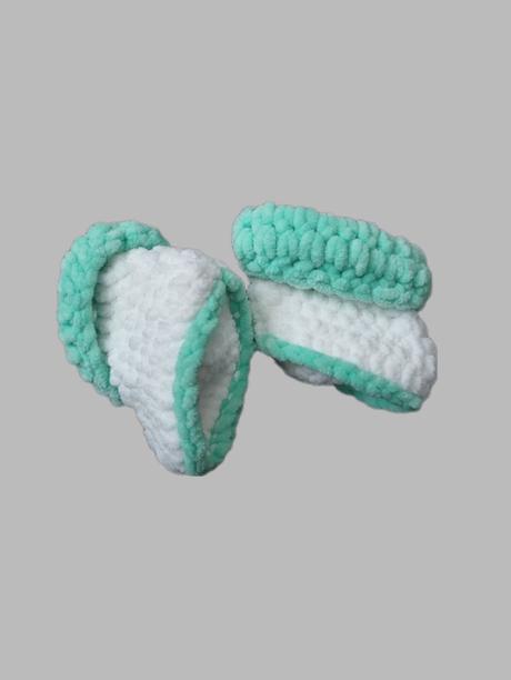 Háčkované papučky, 17