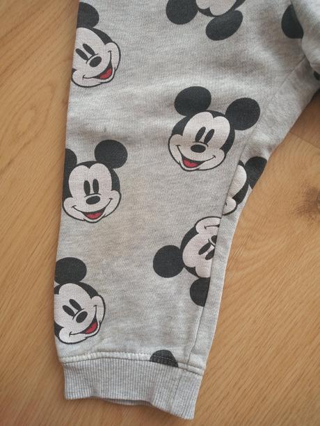 Sivé tepláky mickey mouse, h&m,92