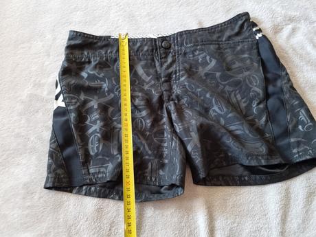 Šortky do vody a na pláž, 38