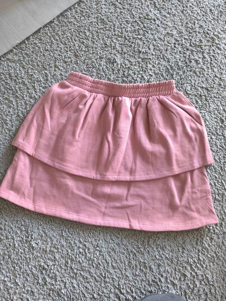 Teplá sukňa, gate,152