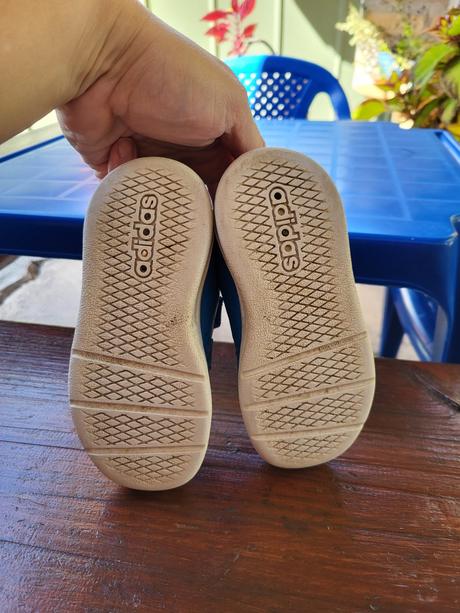 Tenisky +doporučené poštovné, adidas,25