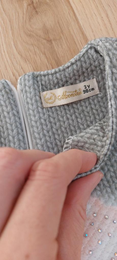 Šaty so zimnym motivom s ruksačikom, 98