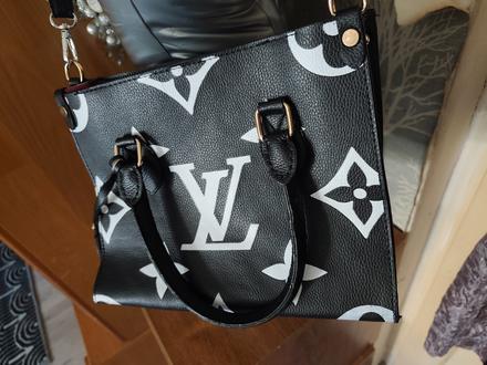 Krásna kabelka, louis vuitton