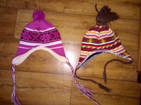 Teplé čiapky 2 az 4roky super stav 0,70eur/ks, 104