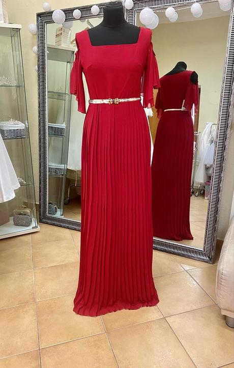 Šaty odporúčame na veľkosť m/l, l / m