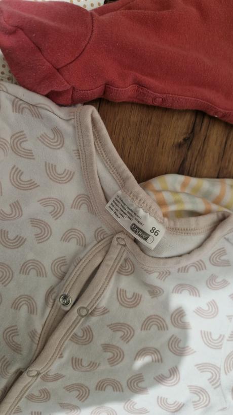 Pyžamká 12-18m, 86