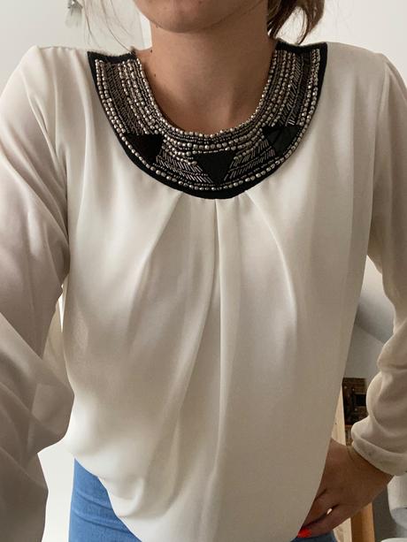 Biela blúzka elegantná, s
