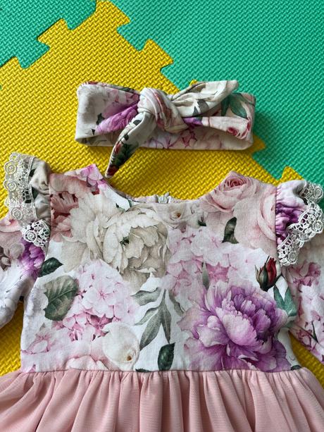 Slávnostne šaty s čelenkou, 86