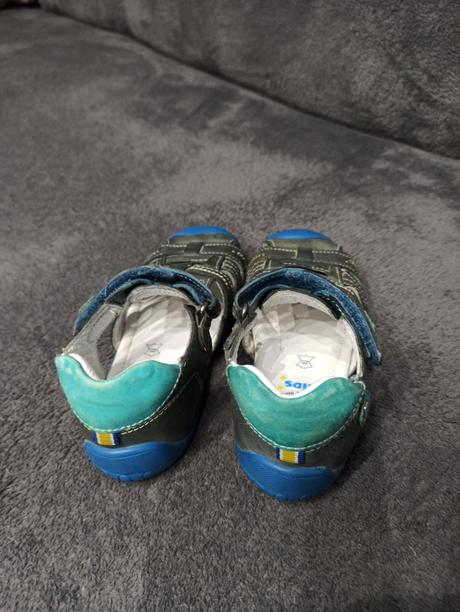 Sandálky, lasocki,24