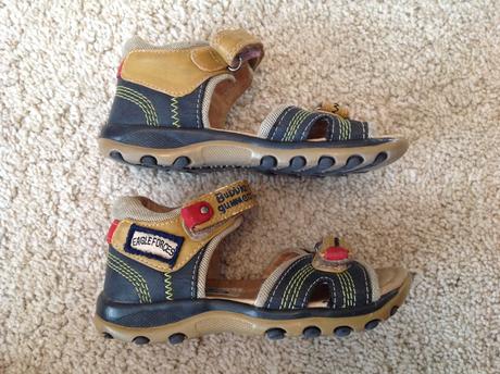 Kožene sandálky, bubble gummers,26