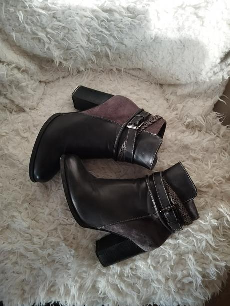 Dámske členkové čižmy na podpätku, 36