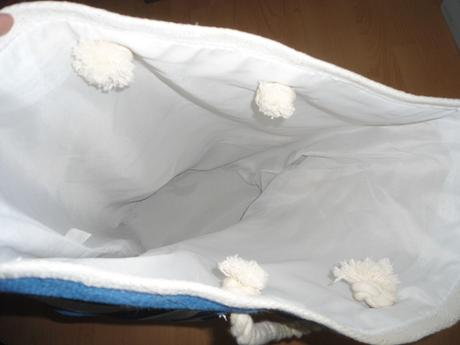 Velka bielo-modra plazova taska, 