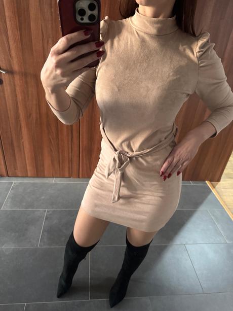 Semišove mini šaty s, s