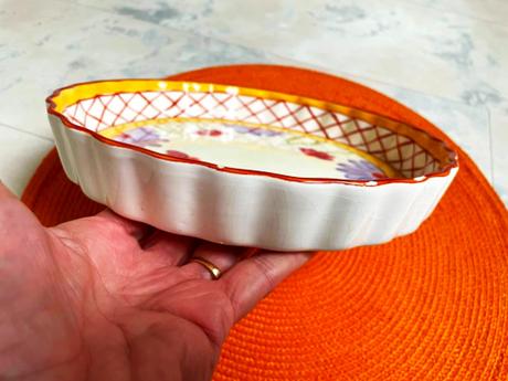 Stará porcelánová misa,