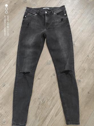 Rifle s dierami na kolenach, 40