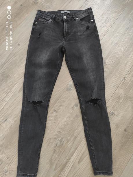 Rifle s dierami na kolenach, 40