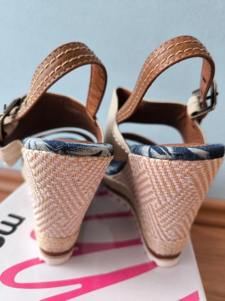 Dámske sandále na platforme, 38