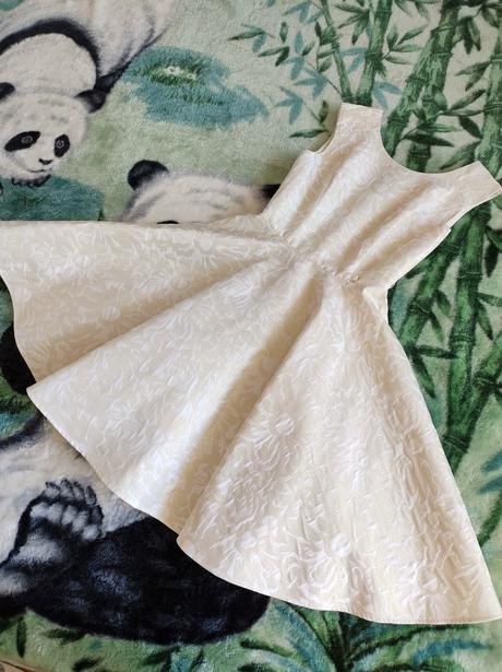 Šaty - nádherné, 38