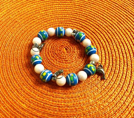 Náramok s delfiníkmi, 