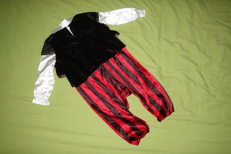 Kostym upira na karneval od incharacter costumes,