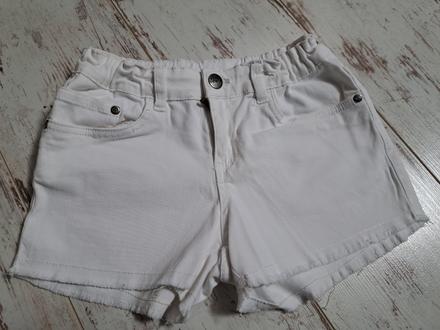 Biele krátke nohavice, 146