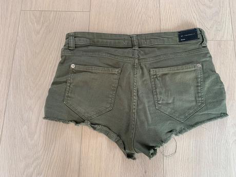 Kraťasy zn. bershka, bershka,36