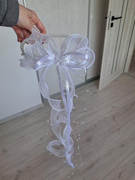 Čelenka na prvé sväté prijímanie, 134