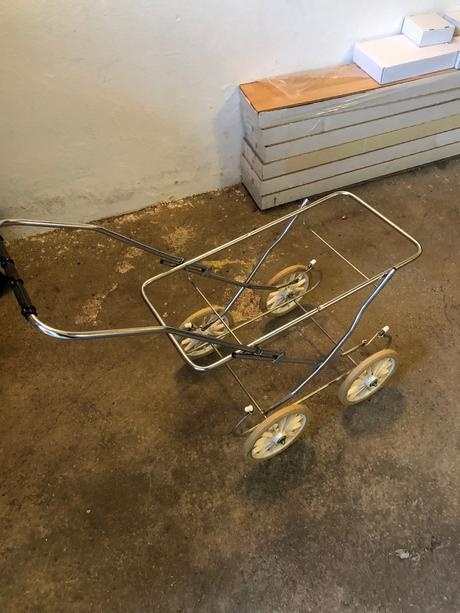 Podvozok z retro detskeho kocika, 