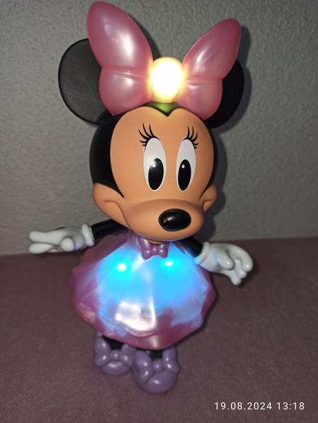 Veľká figúrka minnie,