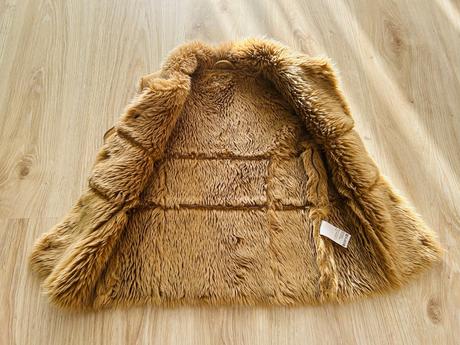Skvelá kožušinková vesta značky marks & spencer, marks & spencer,116