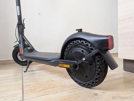 Elektricka kolobezka ninebot f2 kickscooter, 