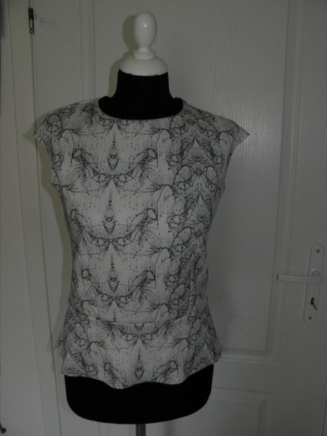 Peplum top, gate,s