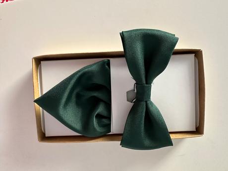 Trblietave šaty aj motýlik, 