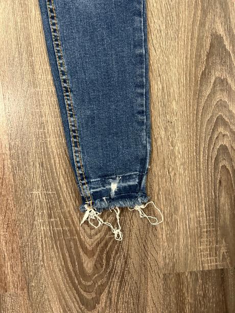 Bershka štylove skinny potrhane rifle s, bershka,s