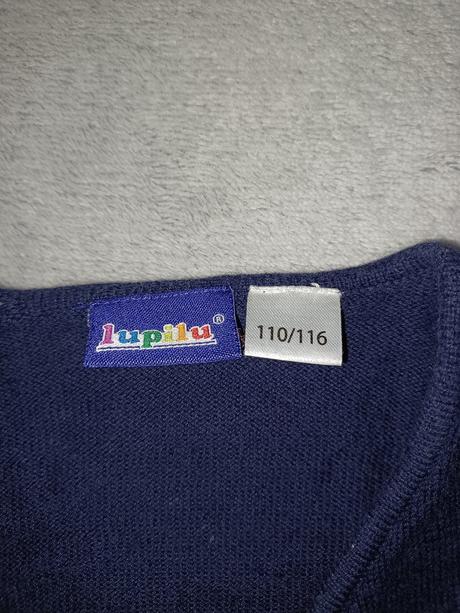 Sveter tenký 4ks 110/116 cena spolu 2.50 eur, h&m,116