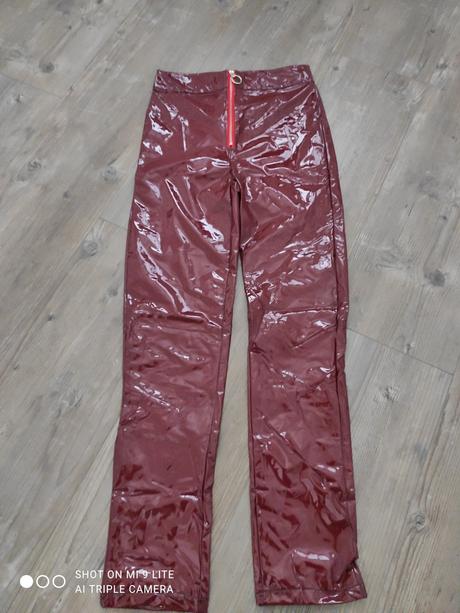 Leskle bordove nohavice, m