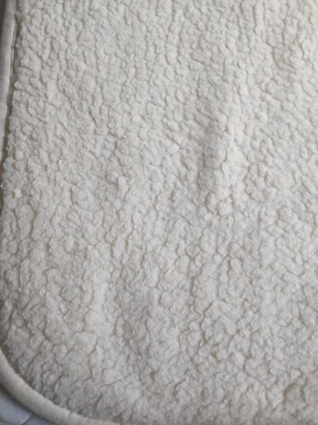 Prikrývka z ovčej vlny, 