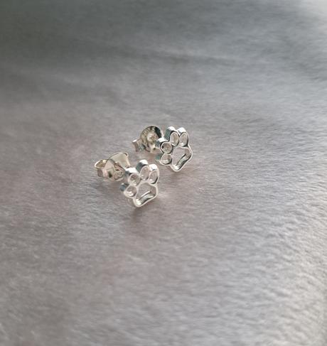 Strieborné puzetové náušnice psie labky,