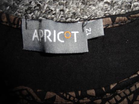 Zaujímavé šaty, m