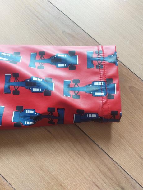 Nepremokavý kabát, 122