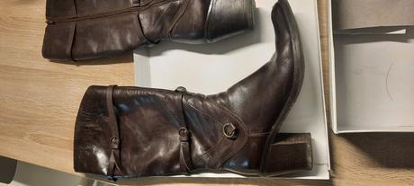 Kožené čižmy, 40